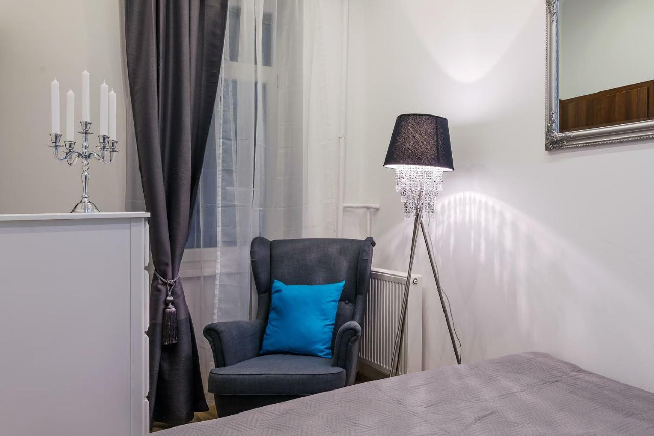 Parking, Ac, 2 Bedroom Design Flat In The Center Budapest Eksteriør billede